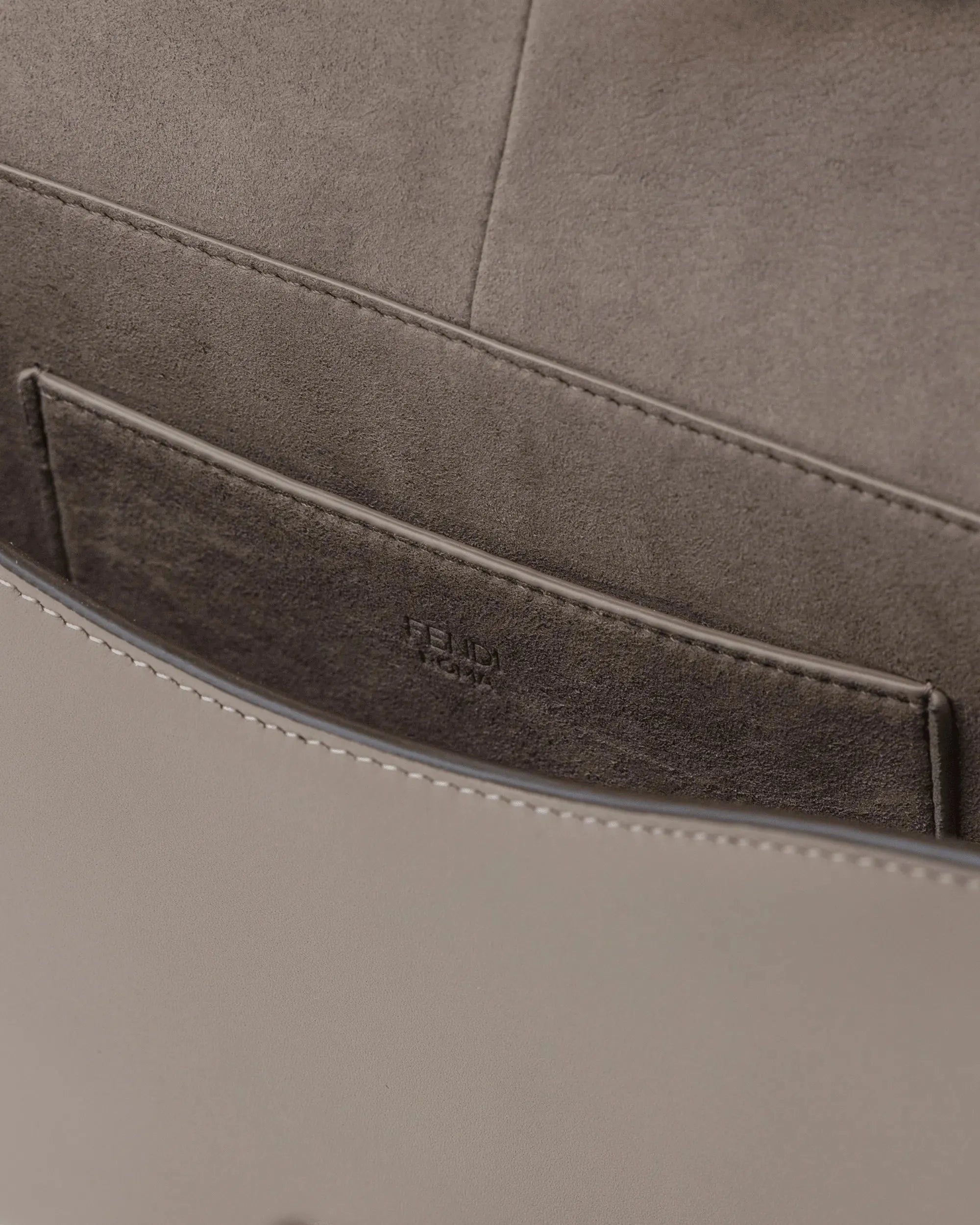 C'Mon Medium Leather Handbag - DIHSAN