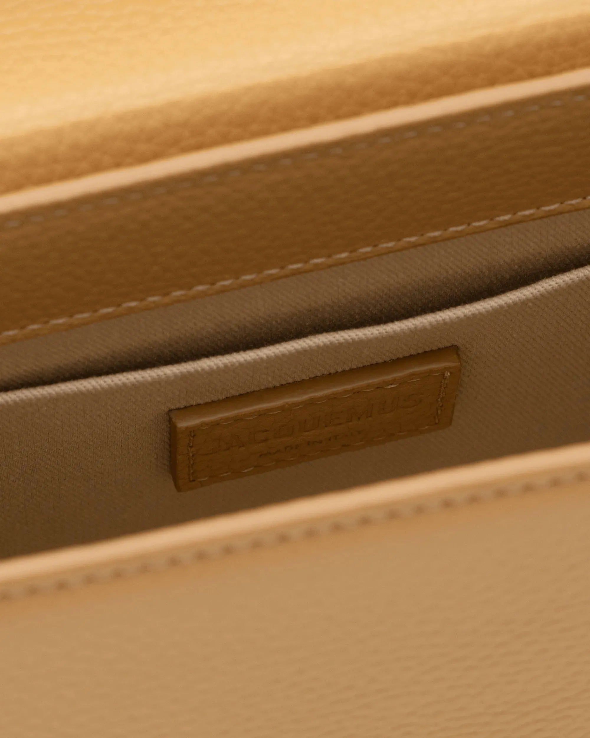 Le Grande Chiquito Handbag - DIHSAN