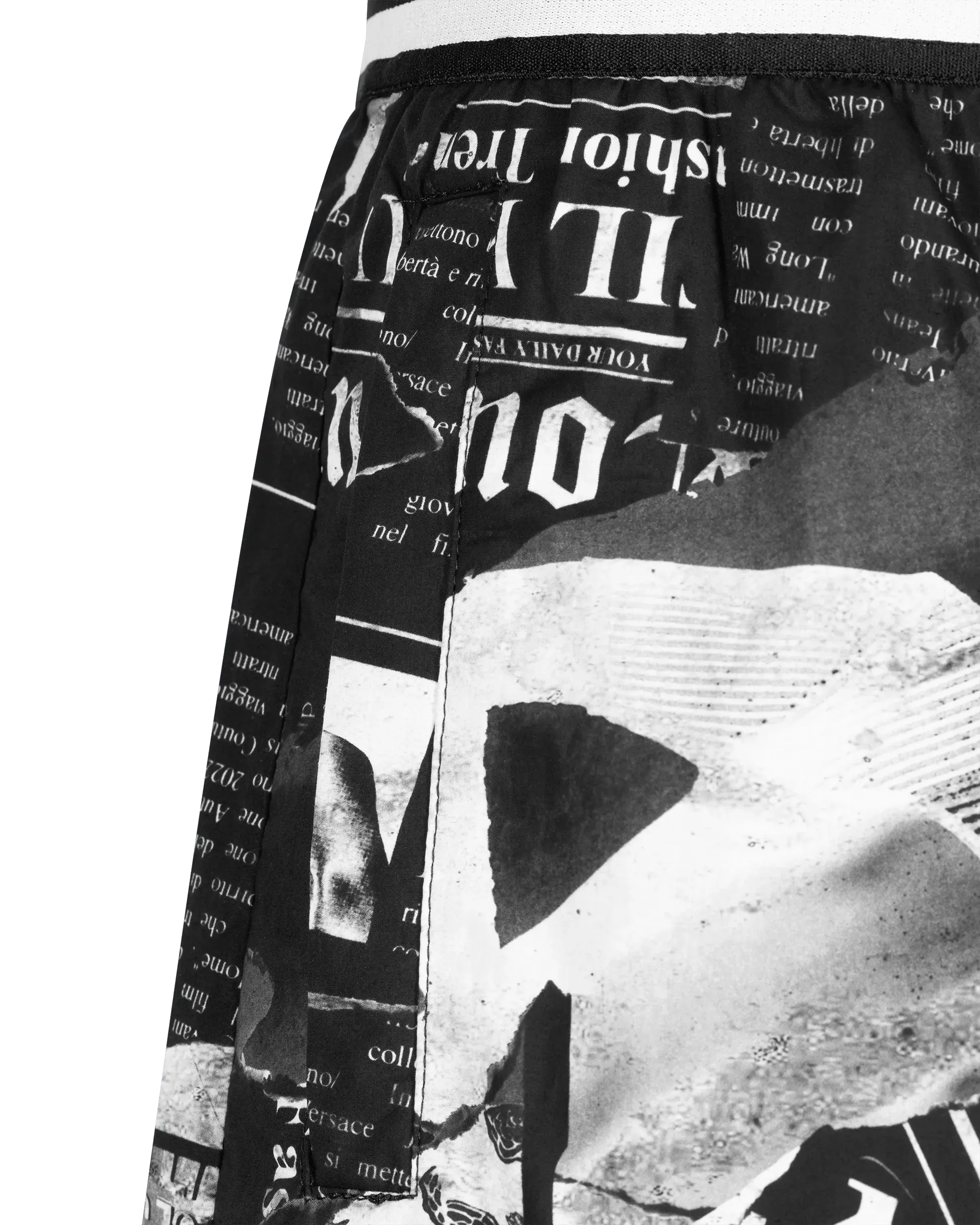 Magazine Print Shorts - DIHSAN