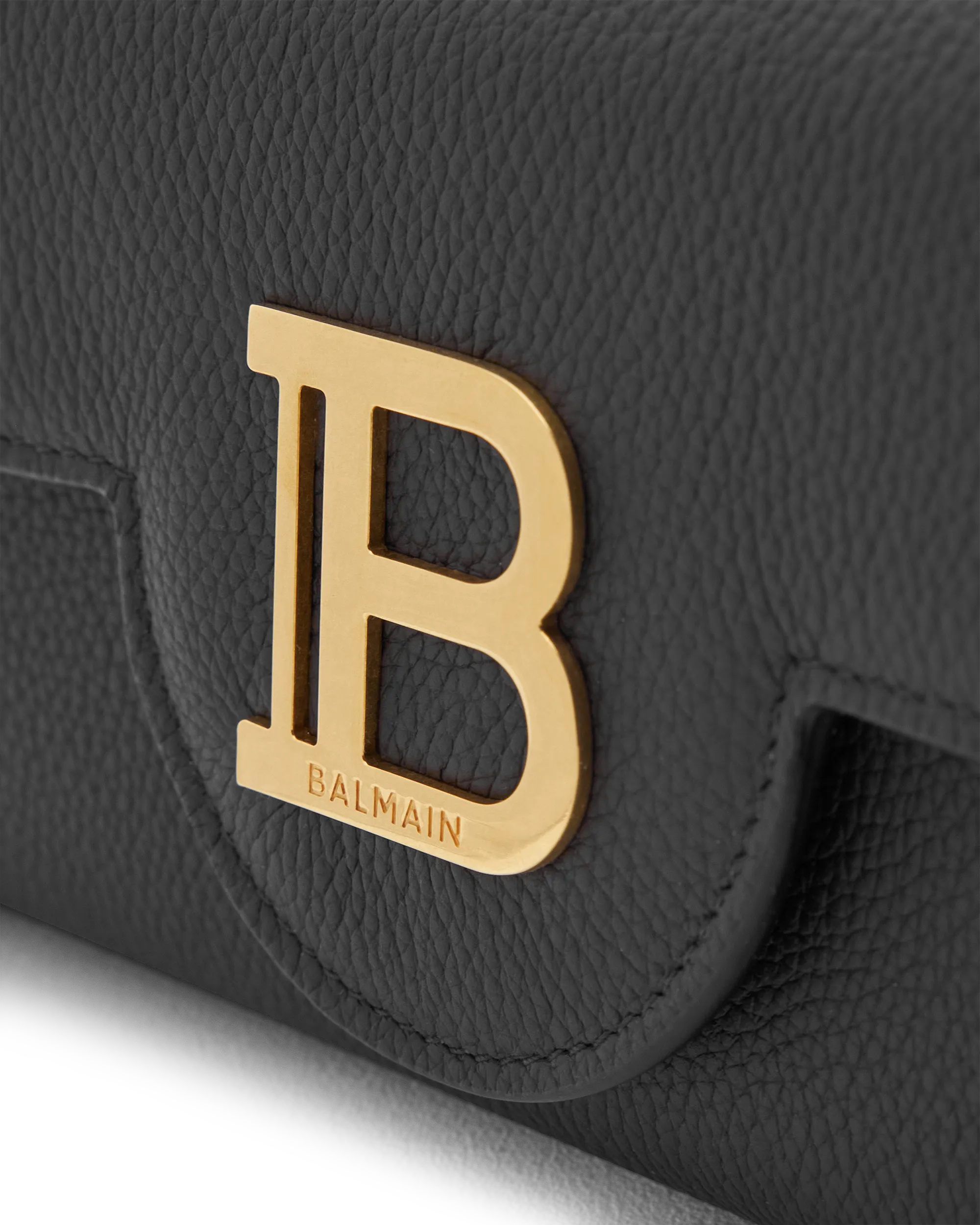 B-Buzz Grained Leather Wallet On Chain - DIHSAN