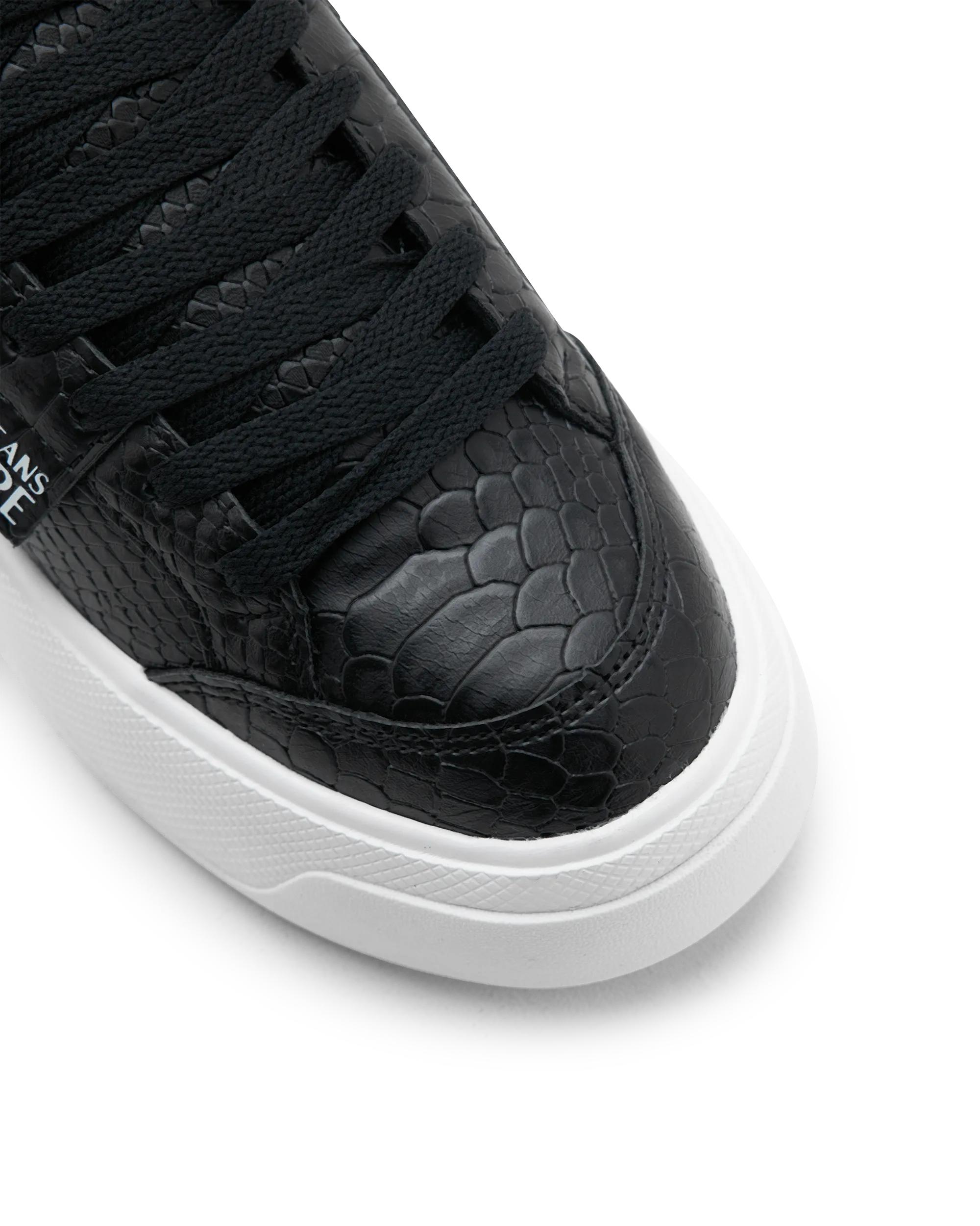 Ravewing Sneakers
