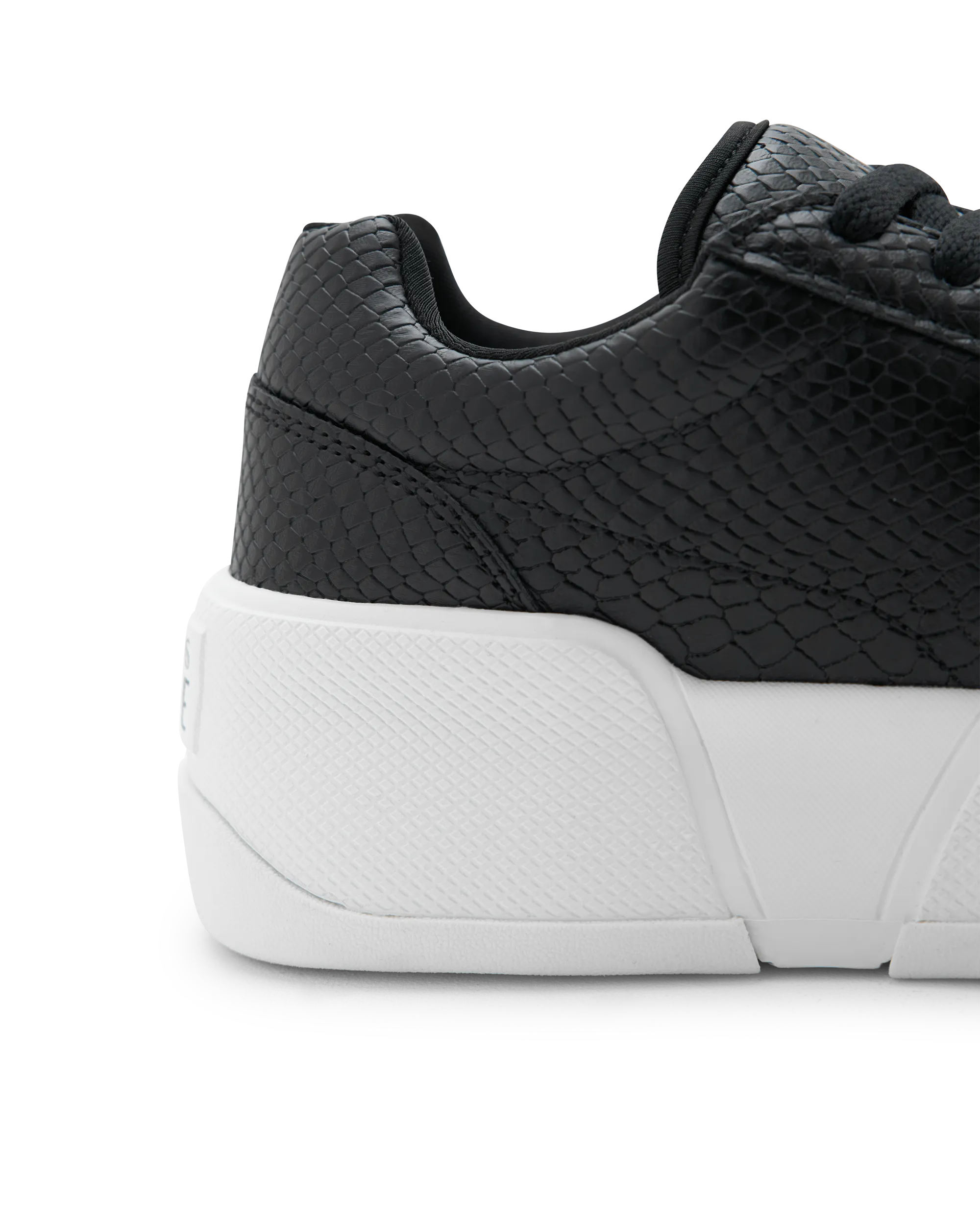 Ravewing Sneakers