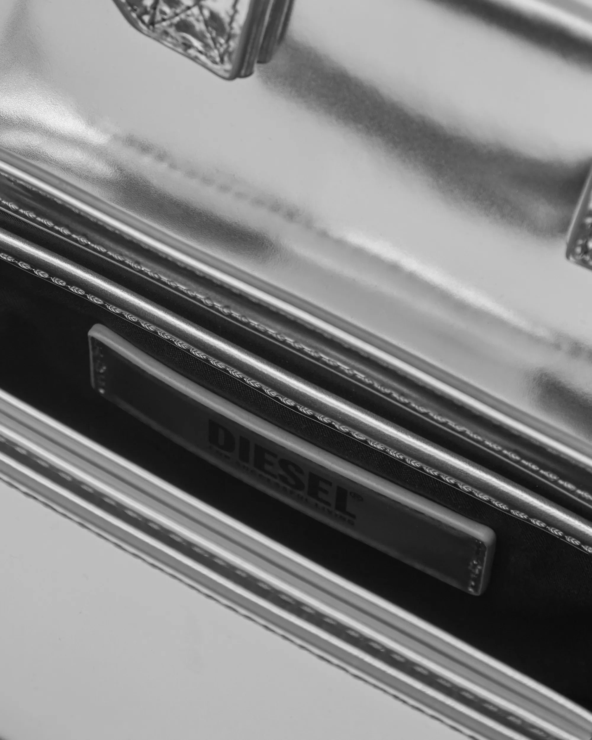 1DR-Iconic Mirrored Leather Shoulder Bag