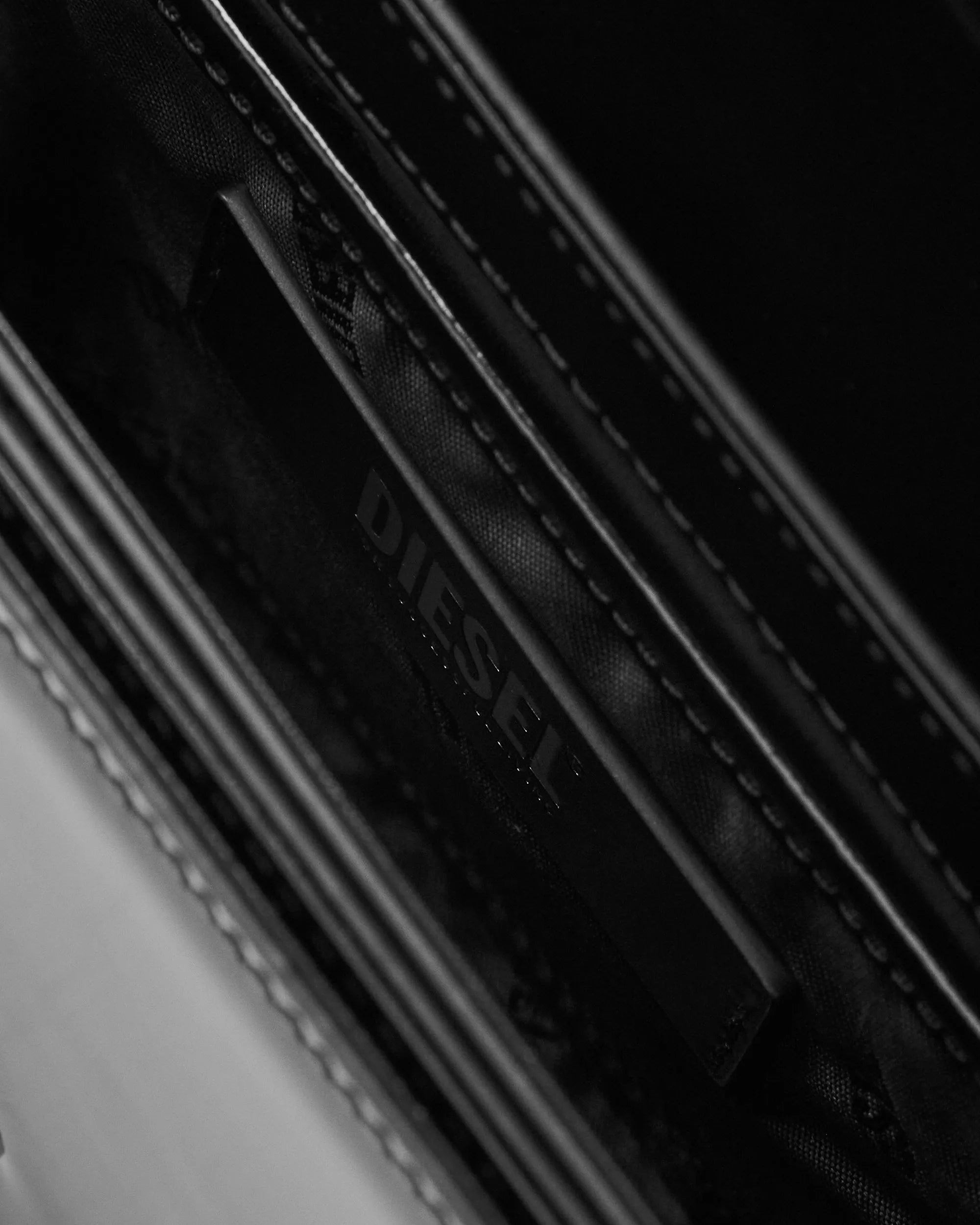 1DR-Iconic Mirrored Leather Shoulder Bag