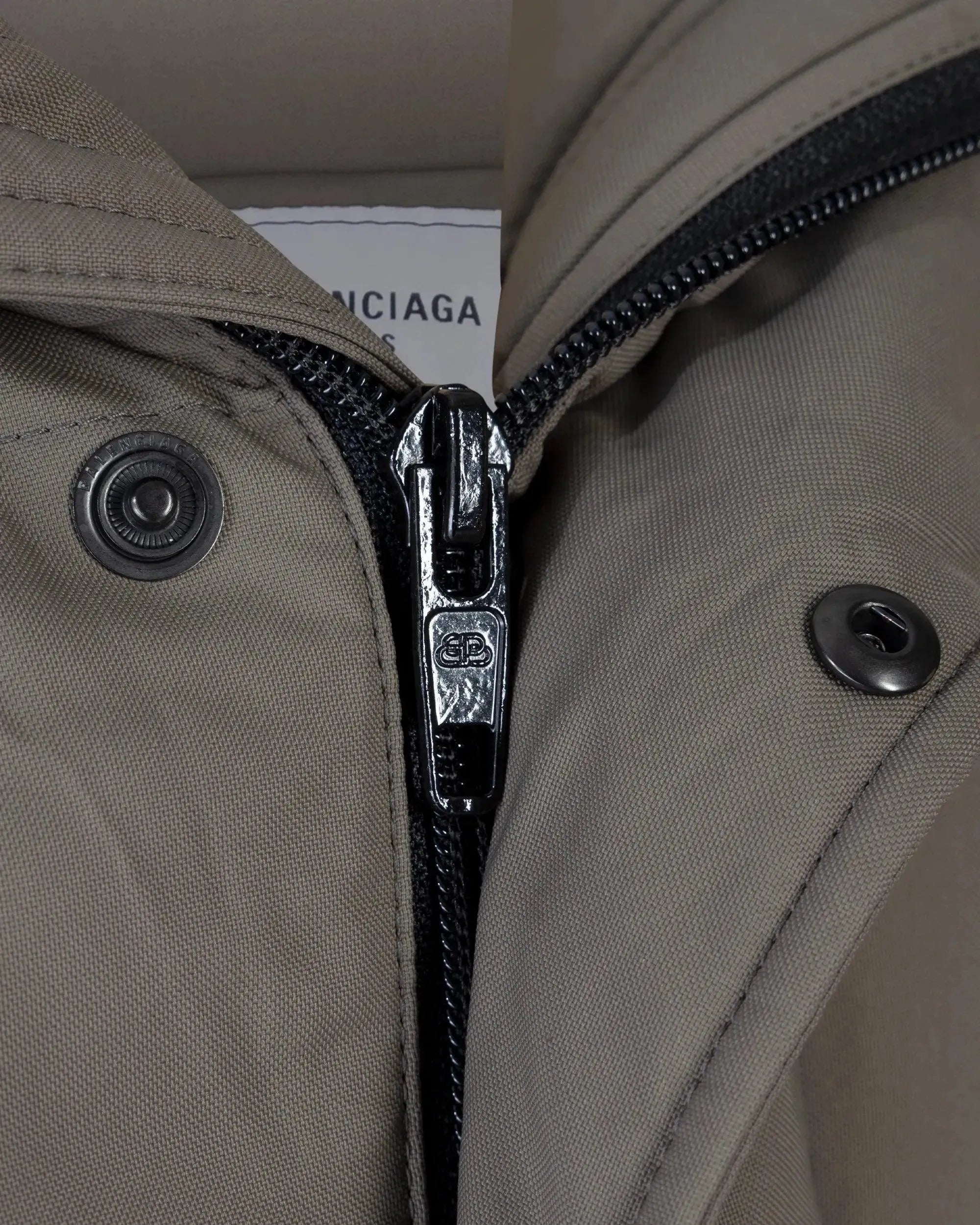 Nylon Canvas Sleeveless CB Puffer Jacket - DIHSAN