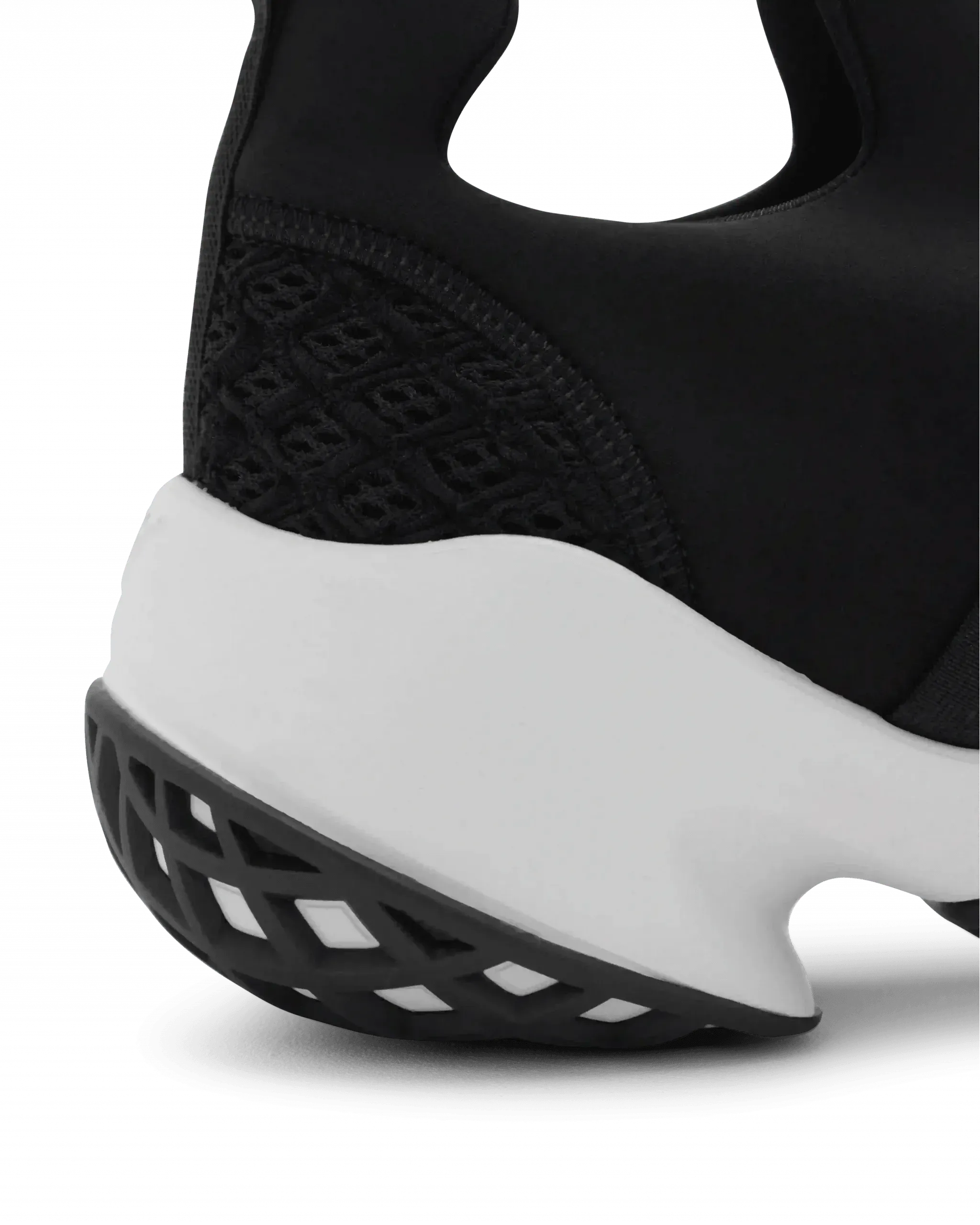 Viv Run Strass Buckle Sneakers - DIHSAN