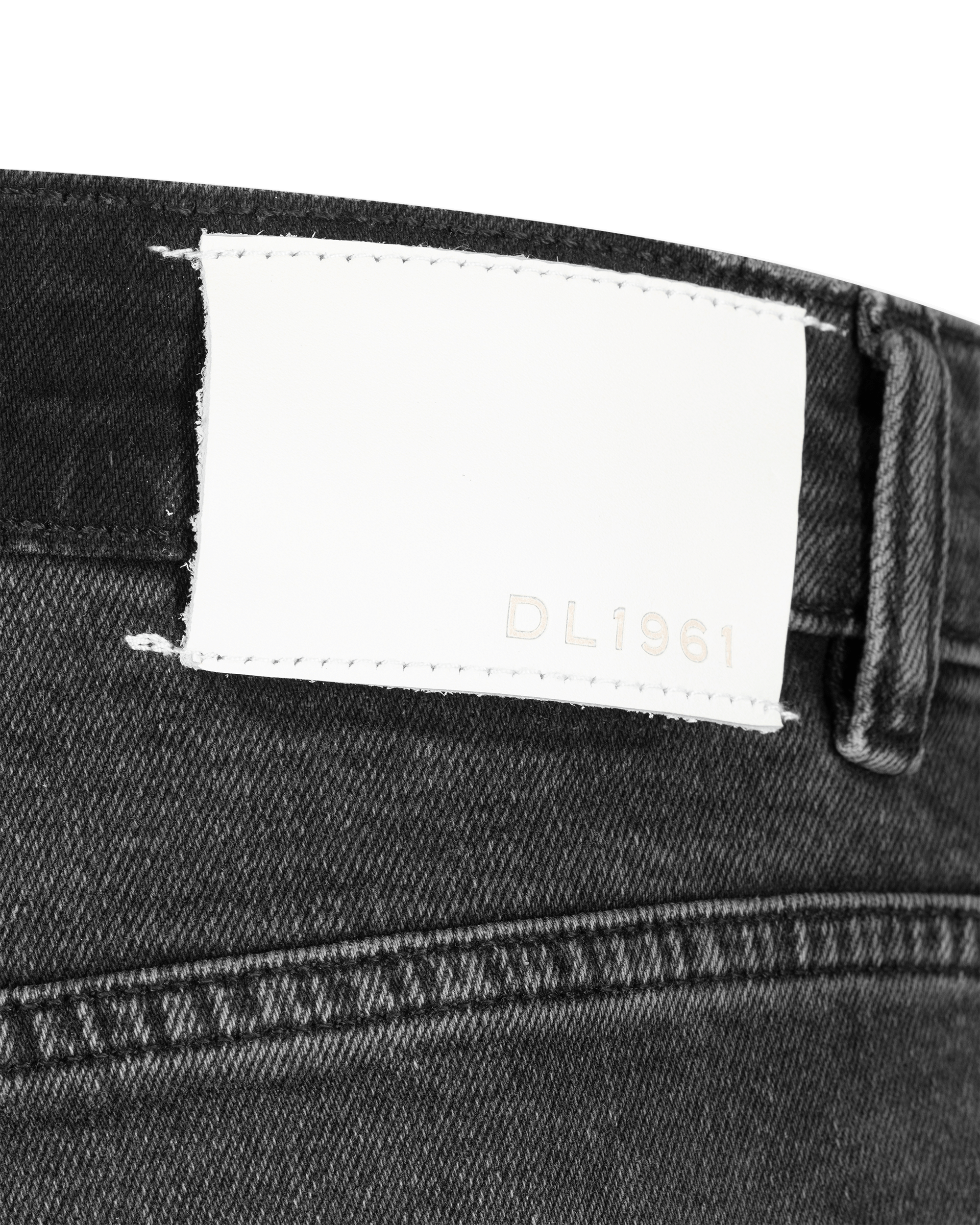 Theo Relaxed Tapered Jeans - DIHSAN