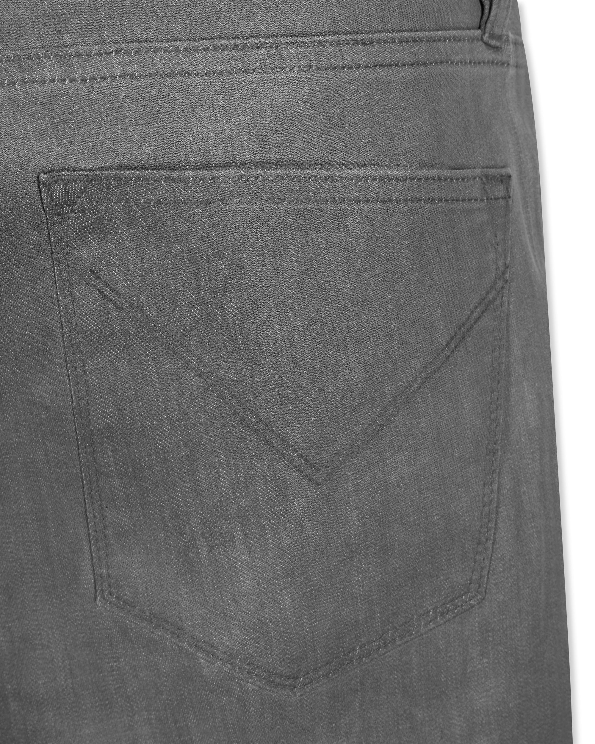 J702 Slim Coated Jean